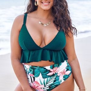 NEW 2 piece cute bathing suit.